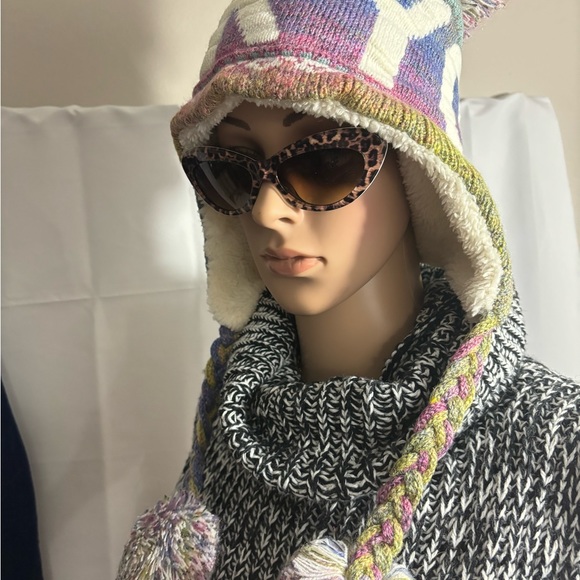 ORIGINAL ROBIN RUTH WINTER BEANIE - Picture 6 of 8